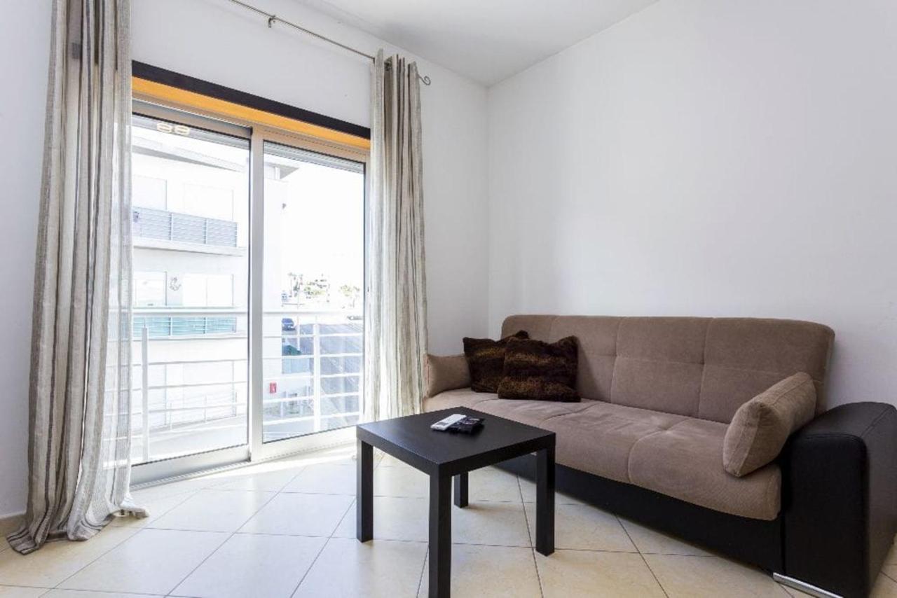 Modern In With 76 Sqm Terrace And Free Parking